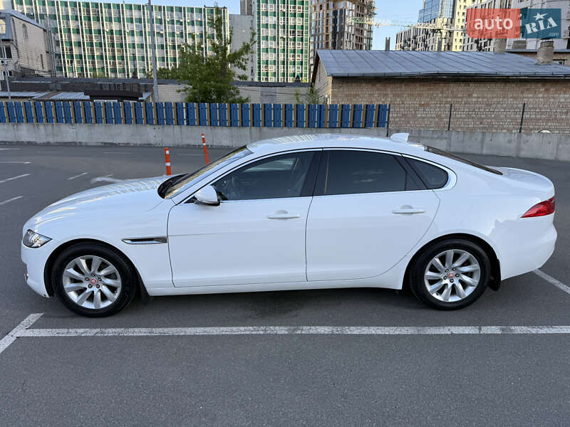 Седан Jaguar XF 2017 в Киеве