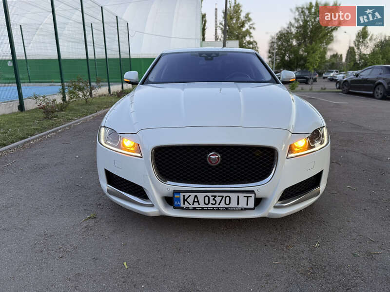 Седан Jaguar XF 2017 в Киеве