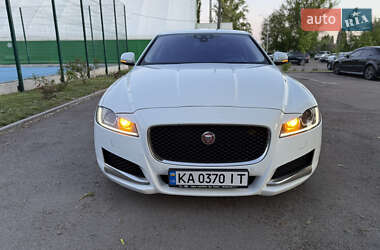 Седан Jaguar XF 2017 в 