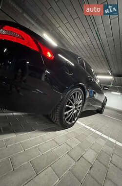 Седан Jaguar XF 2012 в 