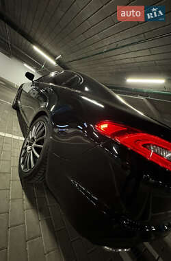 Седан Jaguar XF 2012 в 
