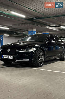 Седан Jaguar XF 2012 в 