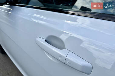 Седан Jaguar XF 2015 в 