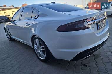 Седан Jaguar XF 2010 в 