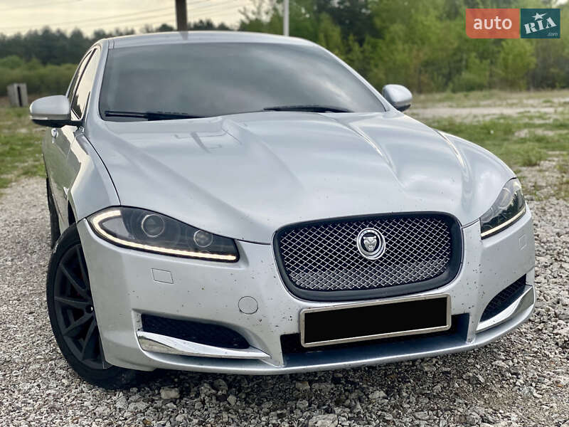 Седан Jaguar XF 2013 в Новояворовске