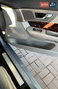 Седан Jaguar XF 2008 в 
