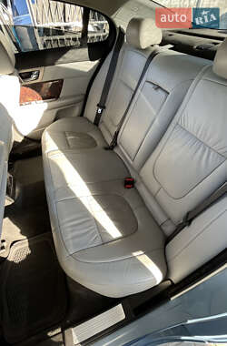 Седан Jaguar XF 2008 в 
