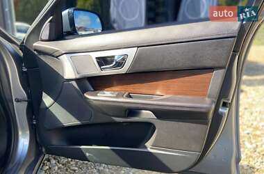 Седан Jaguar XF 2013 в 