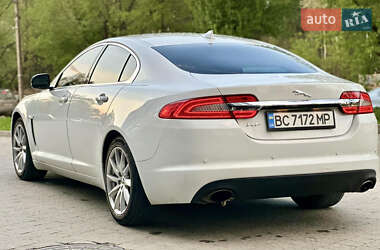 Седан Jaguar XF 2012 в 