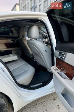 Седан Jaguar XF 2012 в 