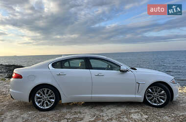 Седан Jaguar XF 2013 в 