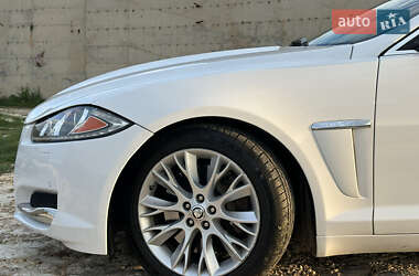 Седан Jaguar XF 2013 в 