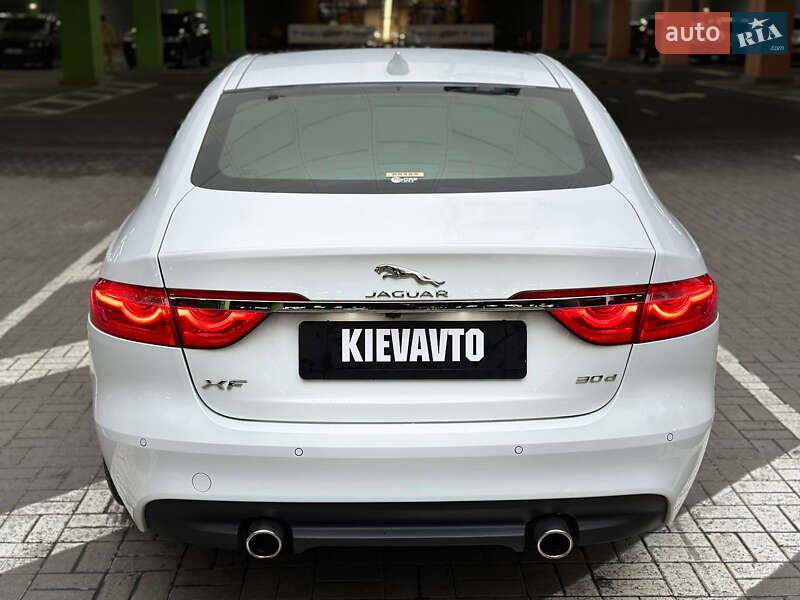Седан Jaguar XF 2016 в Києві