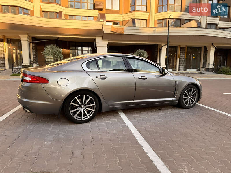 Седан Jaguar XF 2010 в Киеве