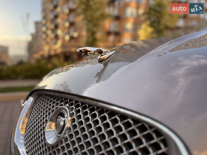 Седан Jaguar XF 2010 в Киеве