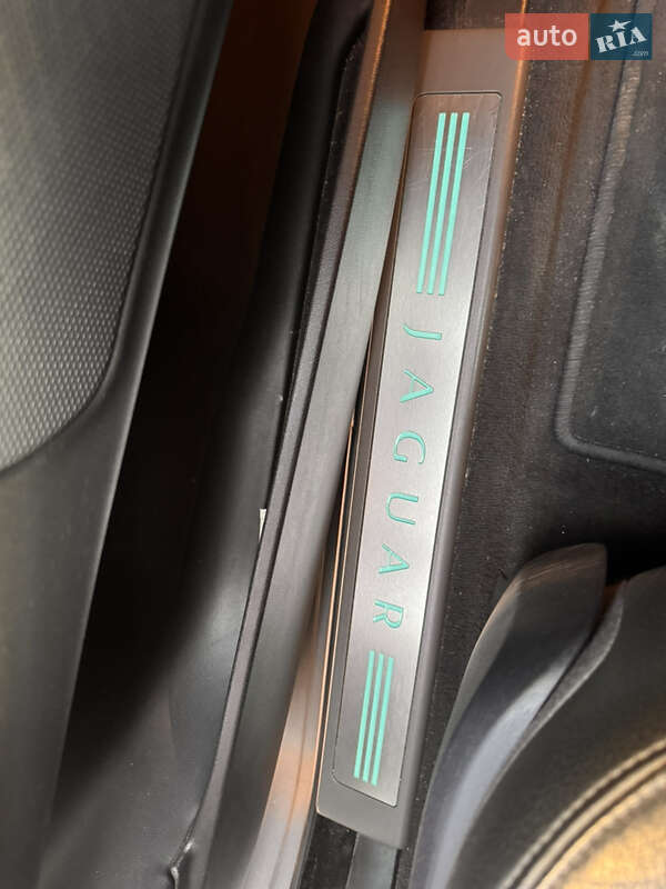 Седан Jaguar XF 2010 в Киеве