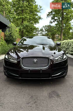 Седан Jaguar XF 2013 в Дніпрі