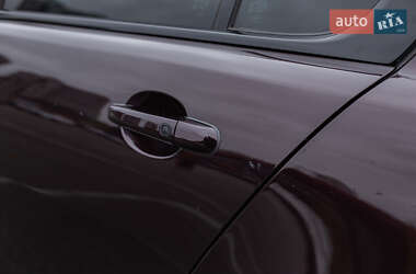 Седан Jaguar XF 2013 в 