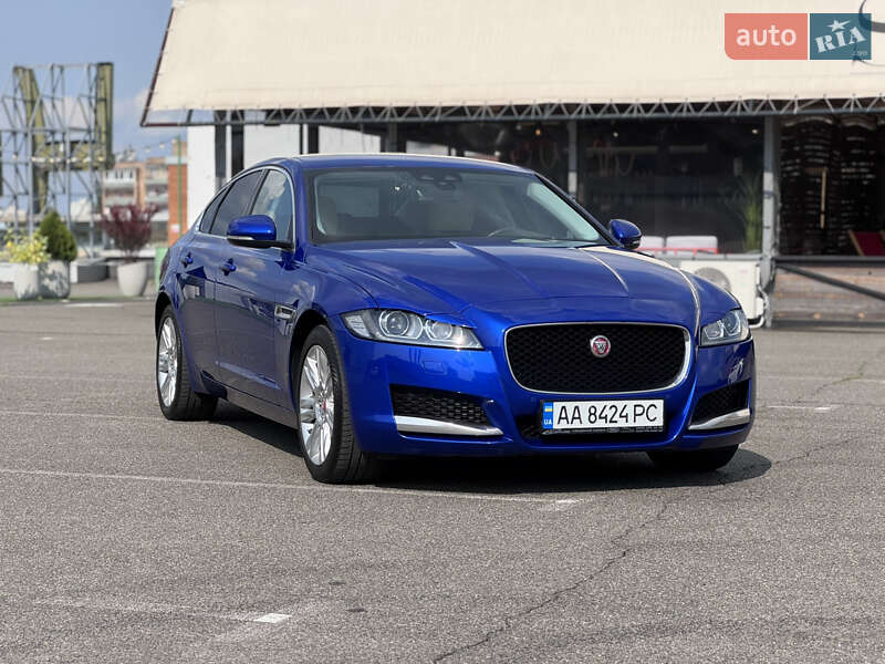 Седан Jaguar XF 2016 в Киеве