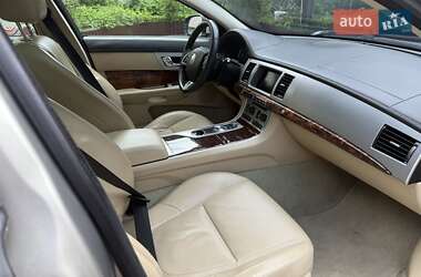 Седан Jaguar XF 2013 в 