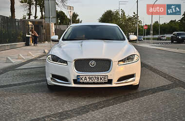 Седан Jaguar XF 2012 в 