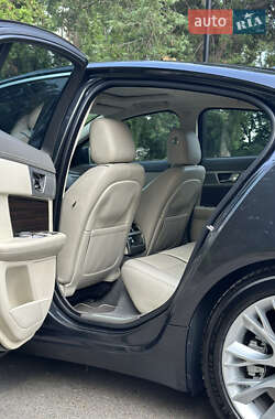 Седан Jaguar XF 2012 в 