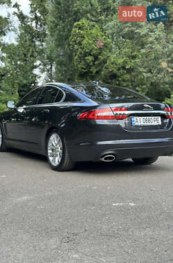 Седан Jaguar XF 2012 в 