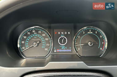 Седан Jaguar XF 2012 в 