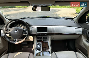 Седан Jaguar XF 2012 в 