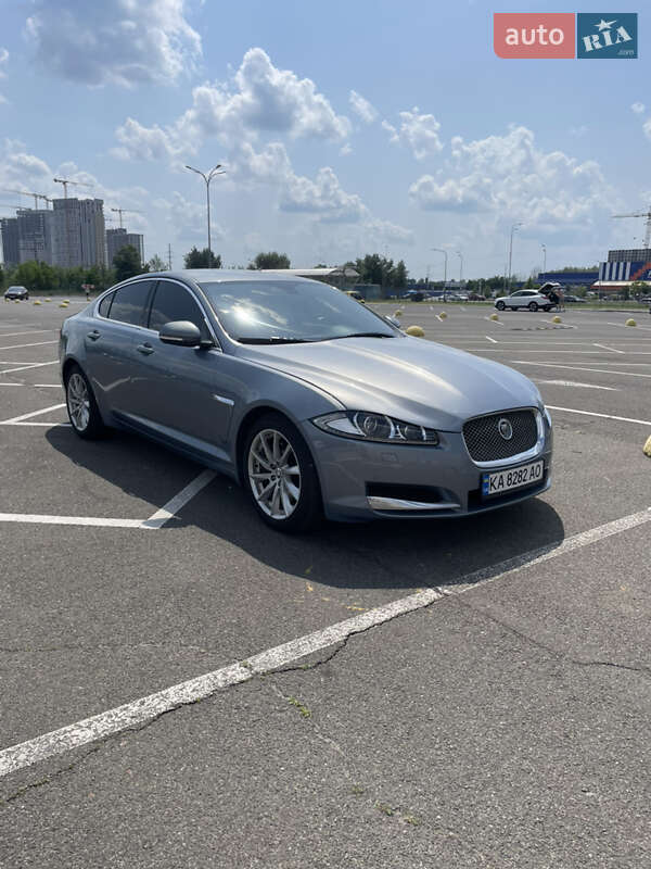 Седан Jaguar XF 2013 в Києві