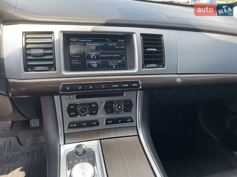 Седан Jaguar XF 2013 в Києві