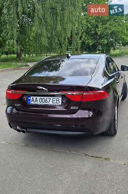 Седан Jaguar XF 2020 в 