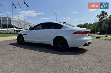 Седан Jaguar XF 2016 в 