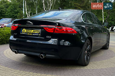 Седан Jaguar XF 2016 в 