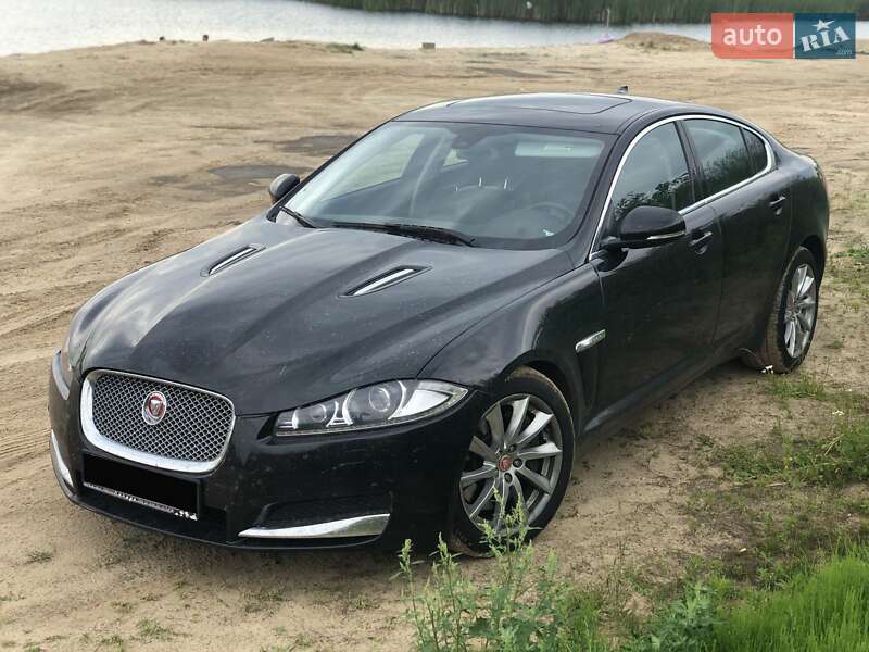 Седан Jaguar XF 2013 в Чернигове