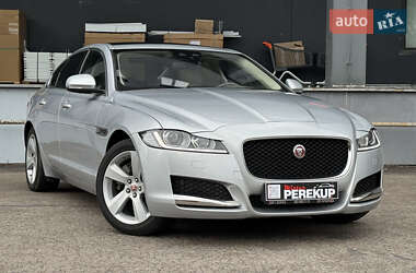 Седан Jaguar XF 2016 в 