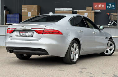 Седан Jaguar XF 2016 в 