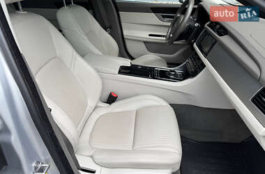 Седан Jaguar XF 2016 в 