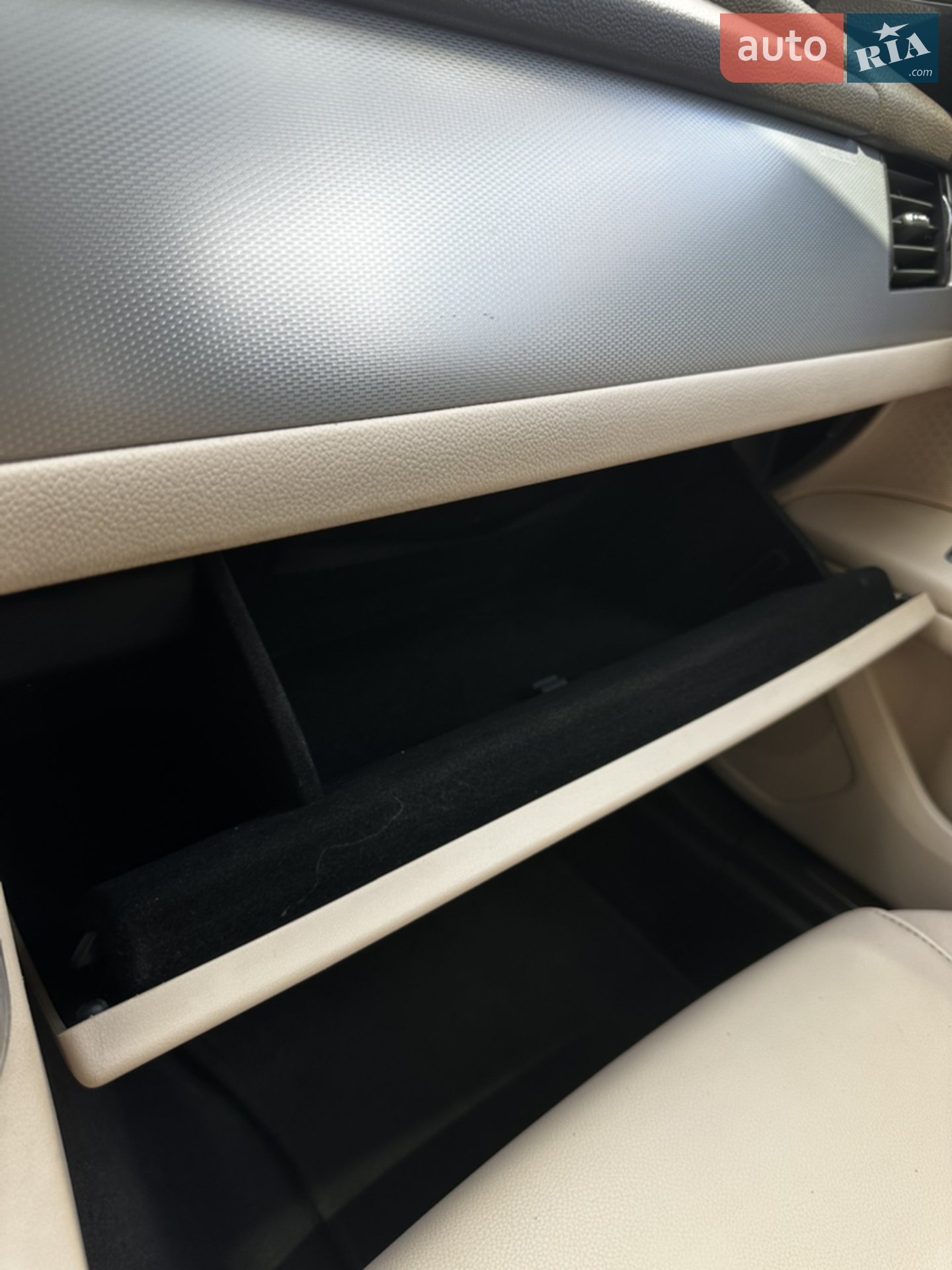 2017 Jaguar XF - мініатюра 26