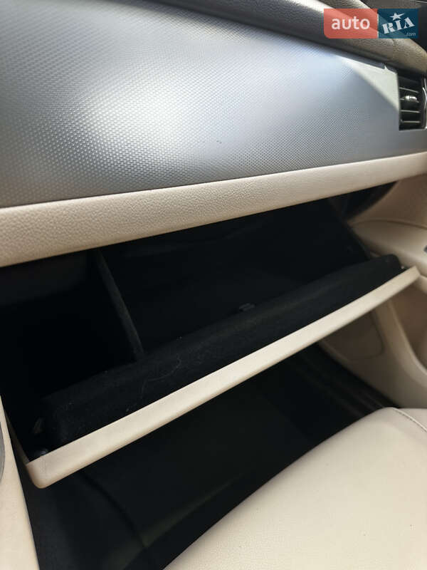 Седан Jaguar XF 2017 в Києві