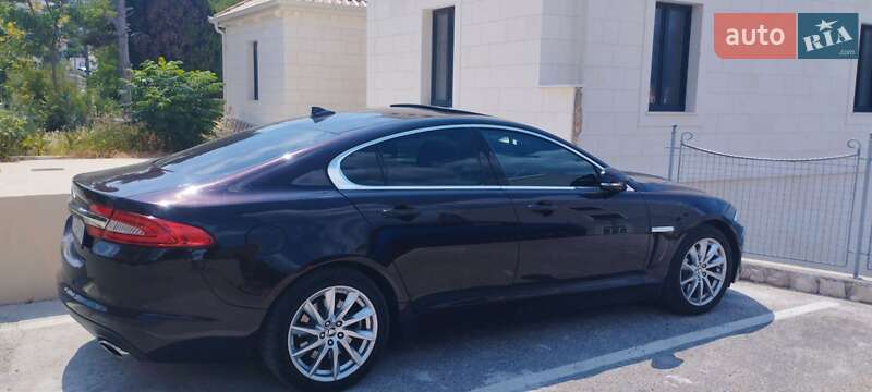 Седан Jaguar XF 2012 в Калуше
