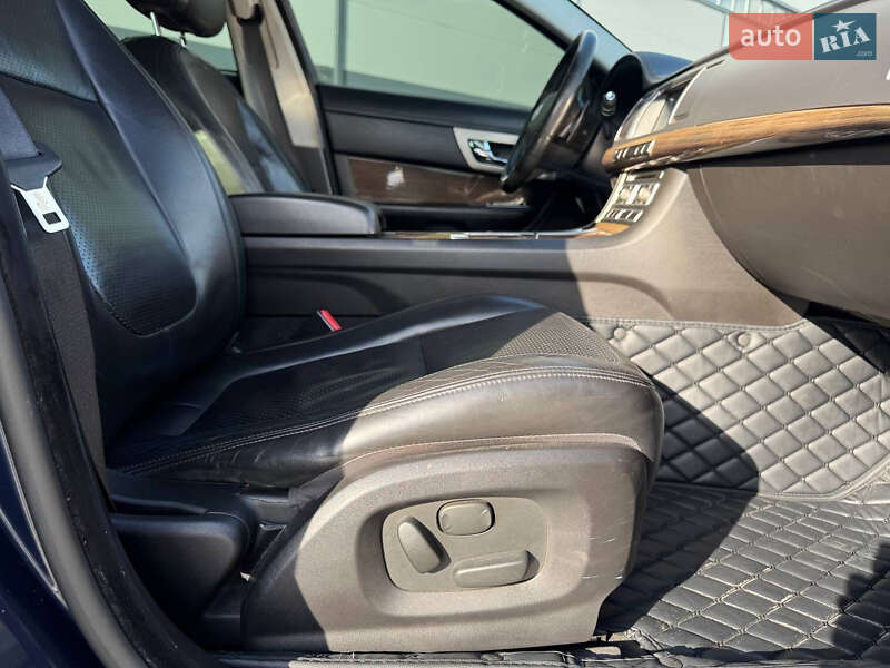 Седан Jaguar XF 2008 в Ивано-Франковске
