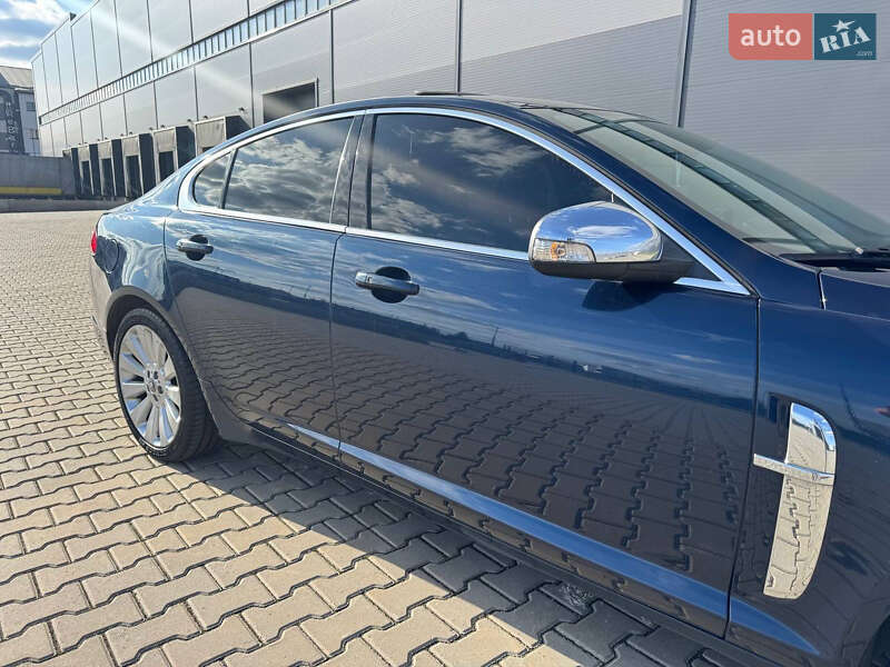 Седан Jaguar XF 2008 в Ивано-Франковске