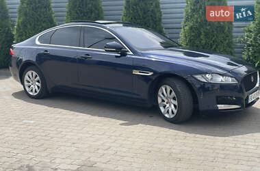 Седан Jaguar XF 2016 в 