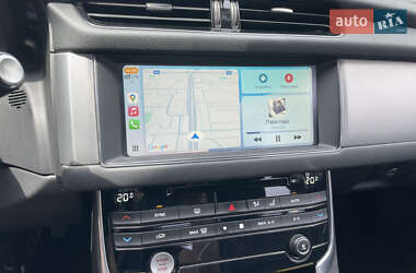 Седан Jaguar XF 2016 в 