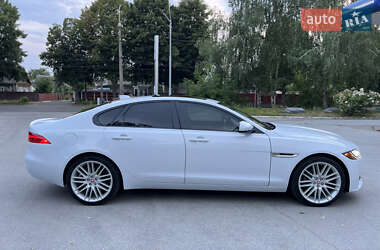 Седан Jaguar XF 2017 в 