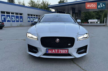 Седан Jaguar XF 2017 в 