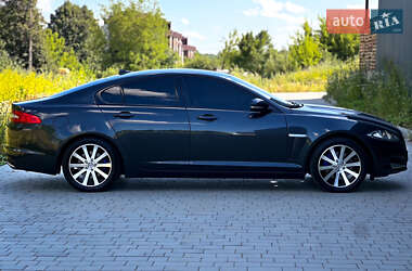 Седан Jaguar XF 2013 в 