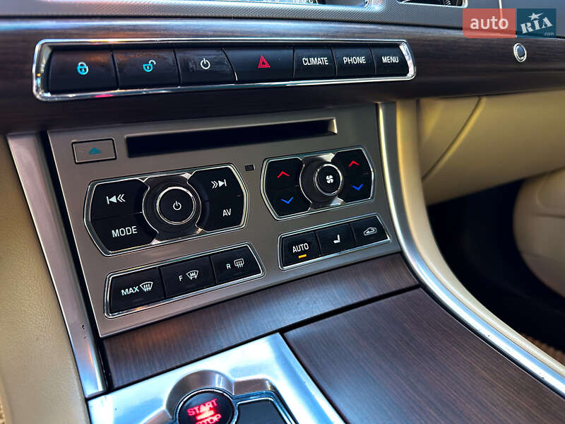 Седан Jaguar XF 2013 в Хмельницком
