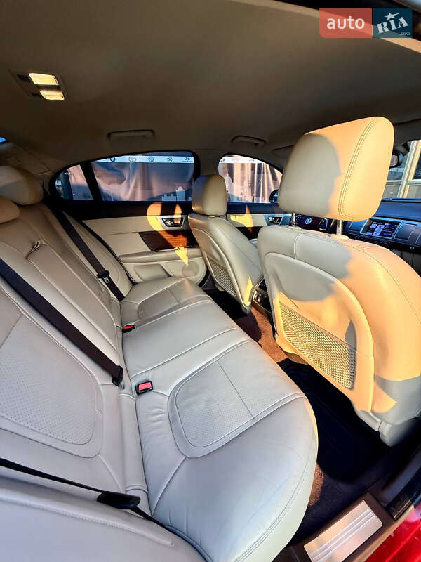 Седан Jaguar XF 2012 в Одессе